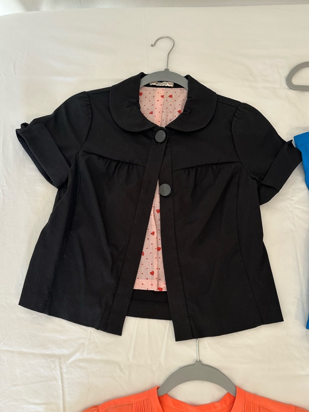 Forever 21 short sleeve jacket with half button front and pink lining - Picture 6 of 6